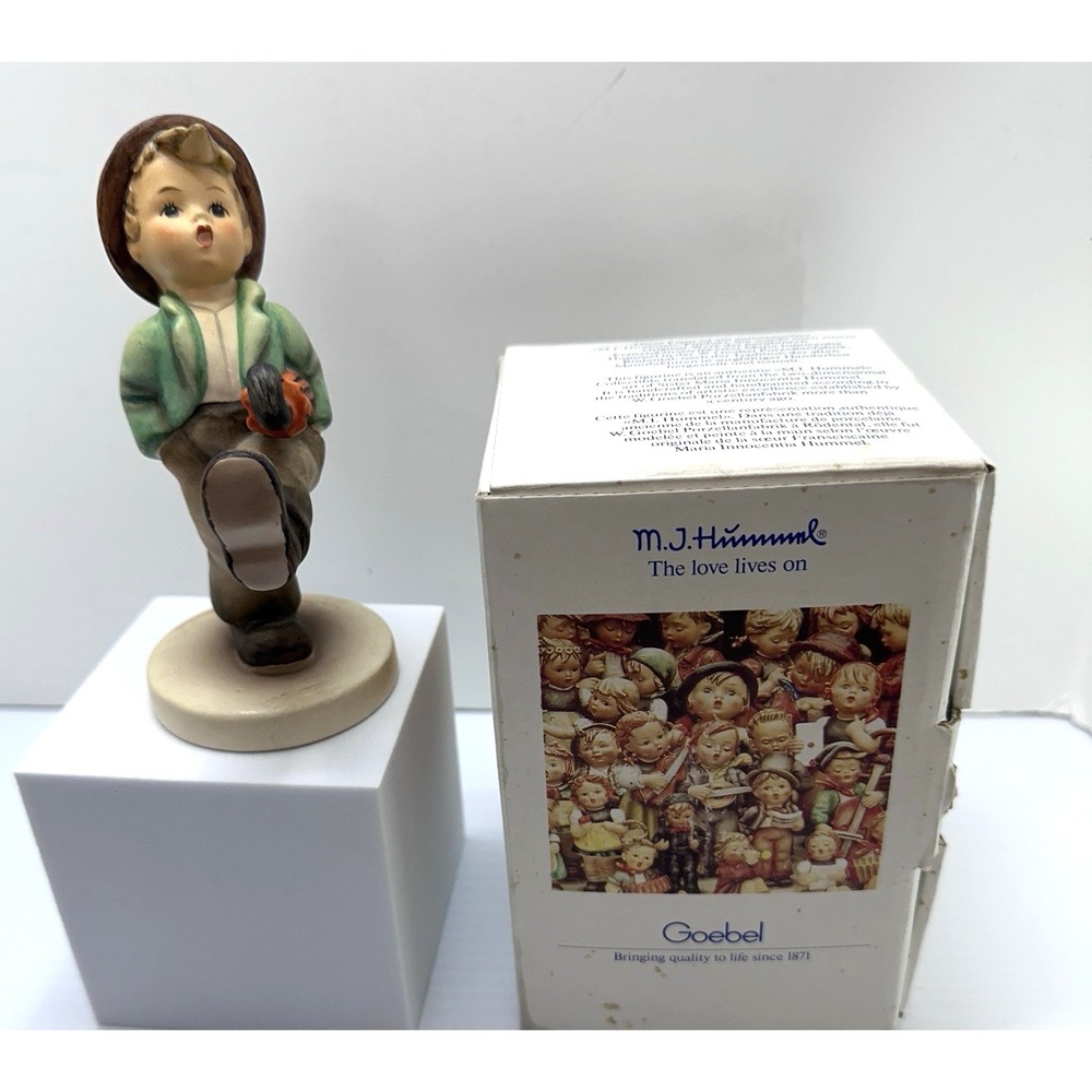 Goebel Hummel Happy Traveler Figurine 109/0 W Germany Vintage 5" Boxed TMK